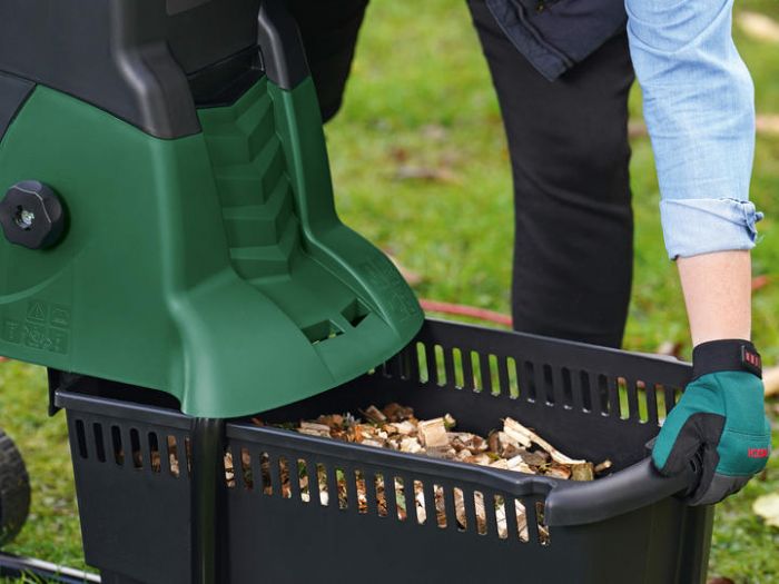 Подрібнювач садовий Bosch AXT22D 2200Вт 40 об/хв 38мм 53 л. 31.3кг ріжуча система Turbine-Cut низькошумний