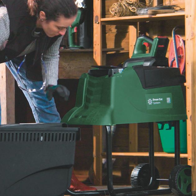 Подрібнювач садовий Bosch AXT22D 2200Вт 40 об/хв 38мм 53 л. 31.3кг ріжуча система Turbine-Cut низькошумний