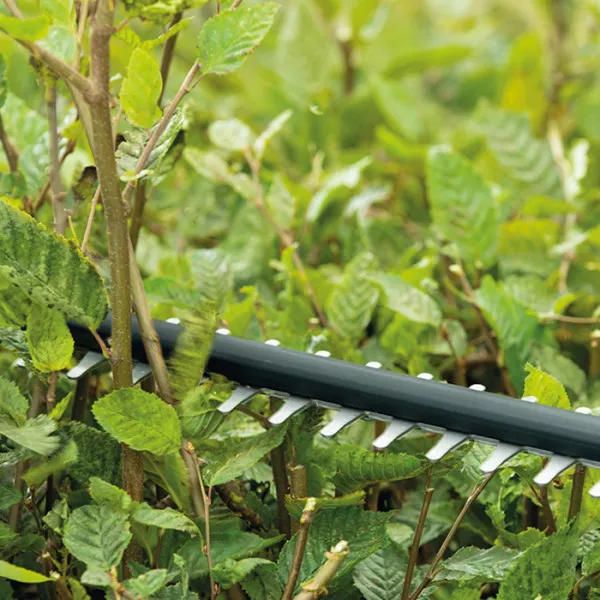 Кущоріз акумуляторний Bosch UniversalHedgeCut 18V-50  18В 50мм крок різу 20мм 2.3кг без АКБ та ЗП