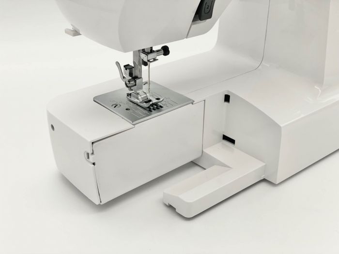 Швейна машина МINERVA Max30, електромех., 71 Вт, 13 швейних операцій, петля напівавтомат, білий