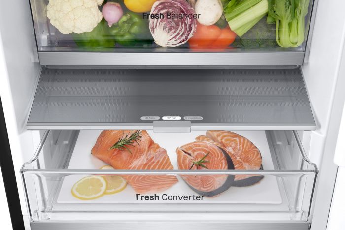 Холодильник LG з нижн. мороз., 203x60х68, холод.відд.-277л, мороз.відд.-107л, 2дв., А++, NF, інв., диспл зовн., Fresh Сonverter, Metal Fresh, чорний матовий