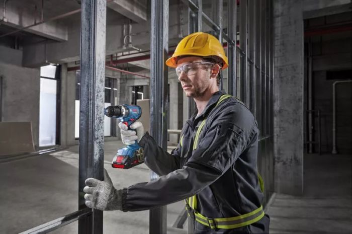 Шурупокрут-дриль акумуляторний Bosch GSB 18V-65 18В 2х5А·год 31·65Нм 0-2100об·хв ЗП GAL18V-40 кейс 1.12кг