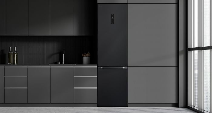 Холодильник LG з нижн. мороз., 203x60х68, холод.відд.-277л, мороз.відд.-107л, 2дв., А++, NF, інв., диспл зовн., Fresh Сonverter, чорний матовий