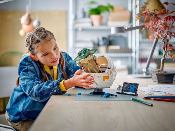 Конструктор LEGO Star Wars Ґроґу в повітряній колисці