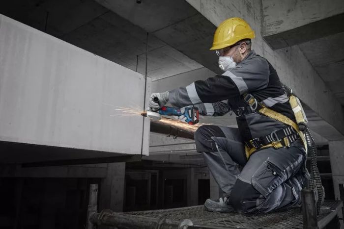 Шліфмашина кутова акумуляторна Bosch GWS 18V-8 125мм 18В 2x5А·год 0-11000об·хв 1.7кг кейс ЗП  GAL 18V-40