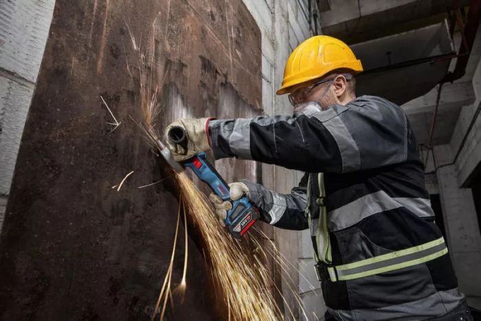 Шліфмашина кутова акумуляторна Bosch GWS 18V-11S 125мм 18В 1x5А·год 0-9000об·хв 1.7кг кейс ЗП  GAL1880CV