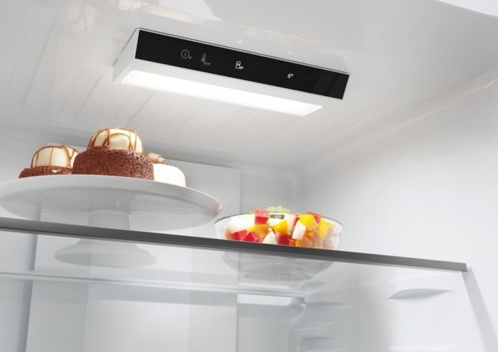 Холодильник Candy з нижн. мороз., 182.5x54.5х60, холод.відд.-197л, мороз.відд.-82л, 2дв., А+, NF, чорний