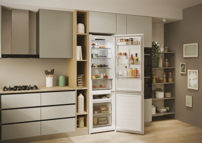 Холодильник Candy з нижн. мороз., 182.5x54.5х60, холод.відд.-197л, мороз.відд.-82л, 2дв., А+, NF, білий