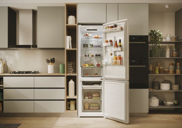 Холодильник Candy з нижн. мороз., 182.5x54.5х60, холод.відд.-197л, мороз.відд.-82л, 2дв., А+, NF, білий