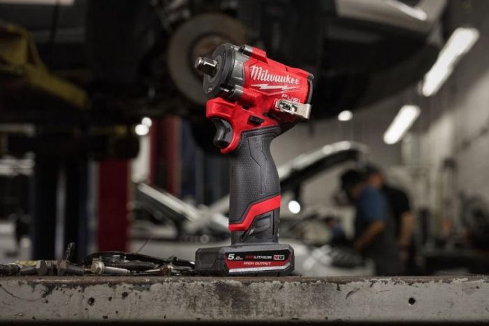 Гайковерт ударний акумуляторний Milwaukee M12 FCIWF12G3-502X 12В АКБ 2х5А·год 542Нм 0-3000об/хв 1/2" ЗП M12C кейс 1.5кг