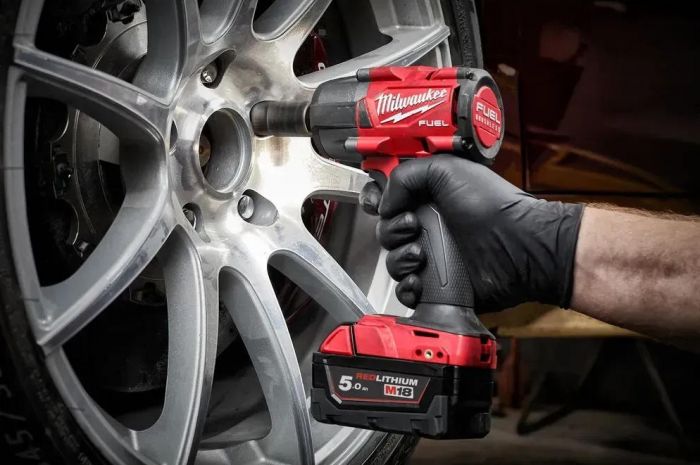 Гайковерт ударний акумуляторний Milwaukee M18 FMTIW2F12-0 18В 0-2575об·хв 881Нм 1/2" кейс 2.3кг без АКБ та ЗП