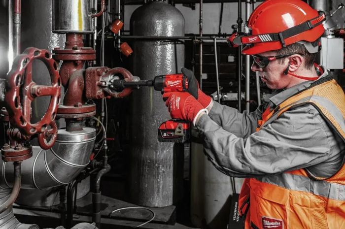 Гайковерт ударний акумуляторний Milwaukee M18 FMTIW2F12-0 18В 0-2575об·хв 881Нм 1/2" кейс 2.3кг без АКБ та ЗП