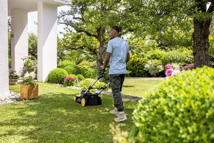 Газонокосарка акумуляторна Karcher LMO 5-18 Dual Battery Set 36В (18В+18В) акб 2х5А·год 41см 25-70см до 550м.кв