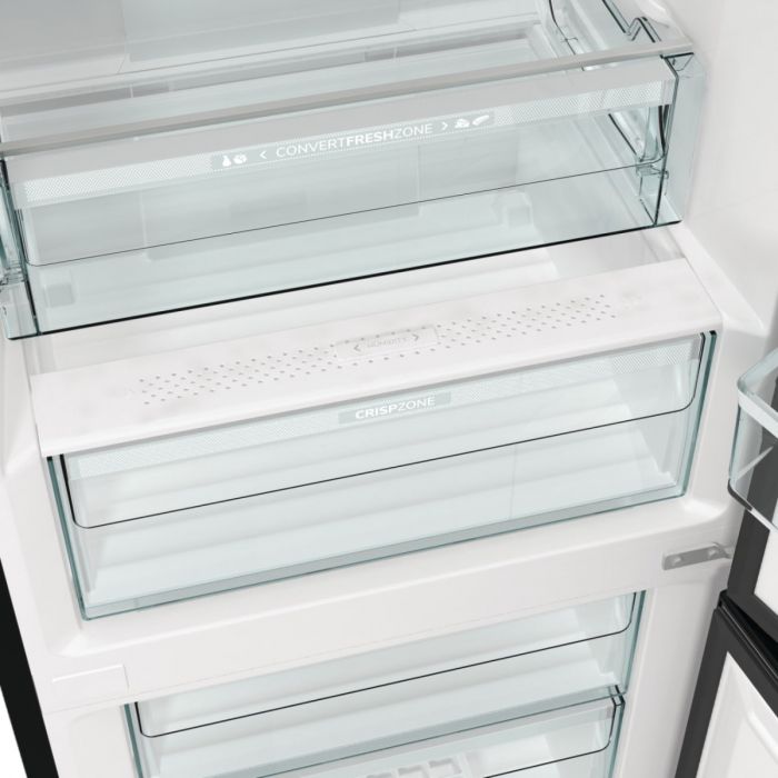 Холодильник з нижн. мороз. камерою Gorenje, 194x66x60см, 2 двері, 204(96)л, А++, Retro, NoFrost+, Внутр. Диспл, Зона св-ті, чорний