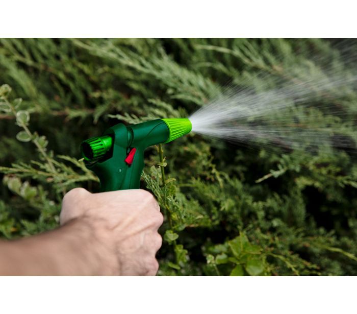 Зрошувач ручний Verto, пістолетний, 1/2"-3/4", регулювання напору / розпилу води, тримач двокомпонентний