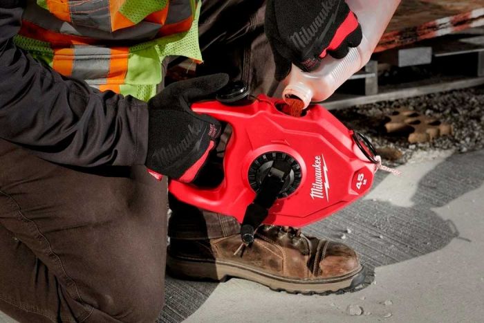 Шнур розмічальний Milwaukee, 30м, фіксація шнура, підвісний рівень та крейда