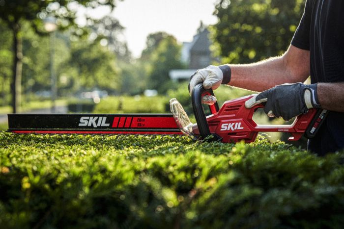 Кущоріз акумуляторний SKIL 0440 CA безщітковий 20В акб 1х2.5А·год 55см крок різу 20мм 2.15кг