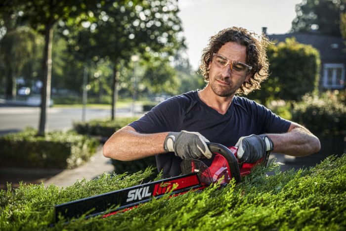 Кущоріз акумуляторний SKIL 0440 CA безщітковий 20В акб 1х2.5А·год 55см крок різу 20мм 2.15кг