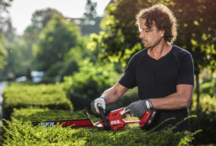 Кущоріз акумуляторний SKIL 0440 CA безщітковий 20В акб 1х2.5А·год 55см крок різу 20мм 2.15кг