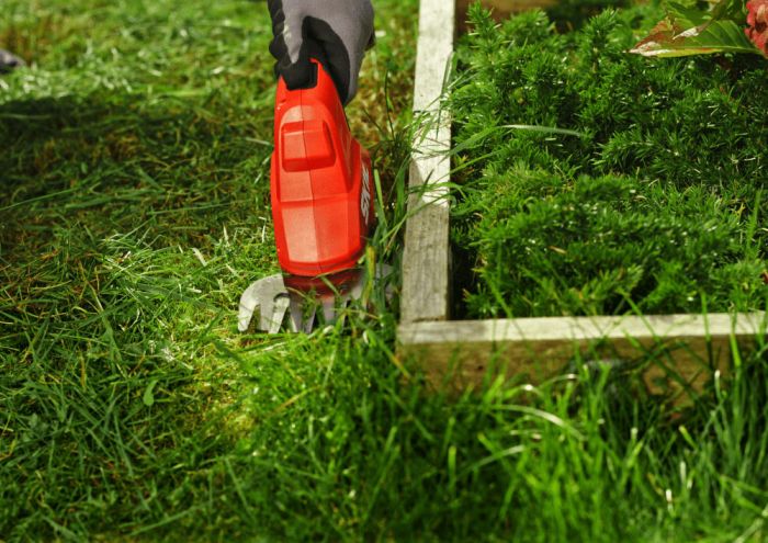 Ножиці для трави акумуляторні SKIL 0630 CA 20В акб 1х2.5А·год + насадка кущоріз 20см крок різу 8мм 1кг