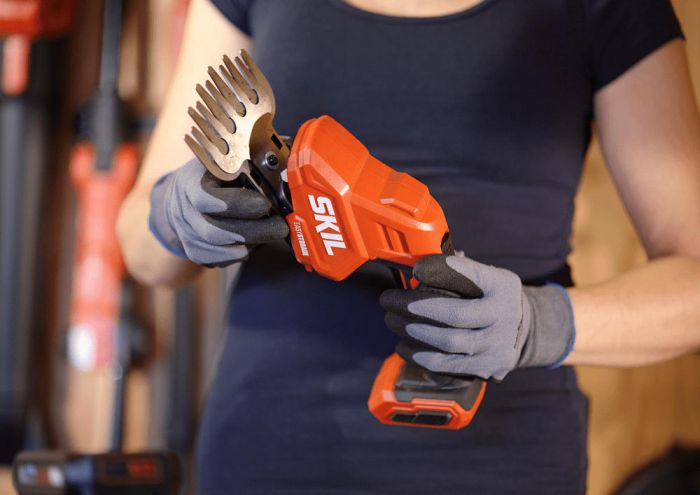 Ножиці для трави акумуляторні SKIL 0630 CA 20В акб 1х2.5А·год + насадка кущоріз 20см крок різу 8мм 1кг