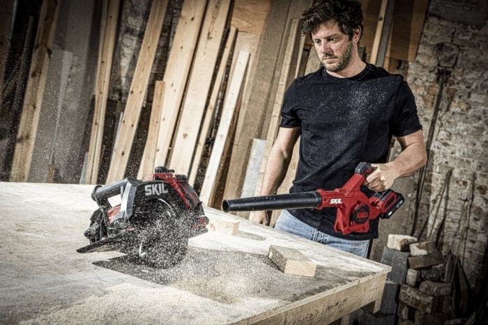 Повітродув акумуляторний SKIL 3161 CB Compact 20В акб 1х2.5А·год 300км/год 3 насадки 1.2кг