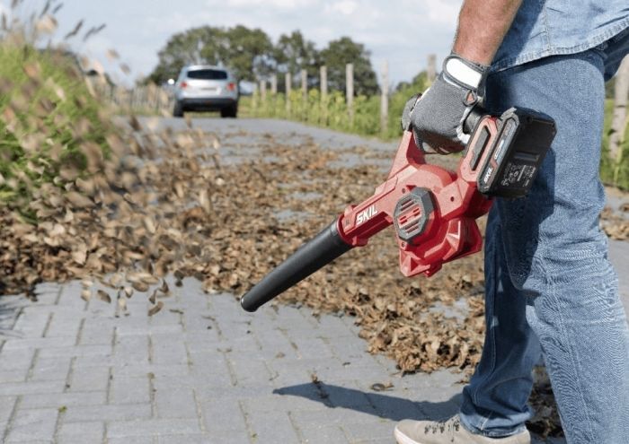 Повітродув акумуляторний SKIL 3161 CB Compact 20В акб 1х2.5А·год 300км/год 3 насадки 1.2кг