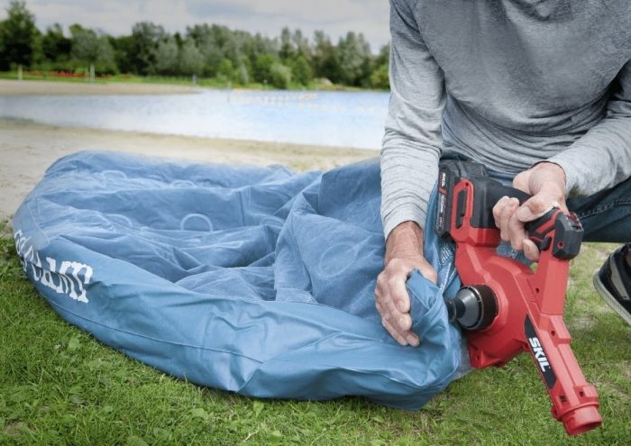 Повітродув акумуляторний SKIL 3161 CB Compact 20В акб 1х2.5А·год 300км/год 3 насадки 1.2кг