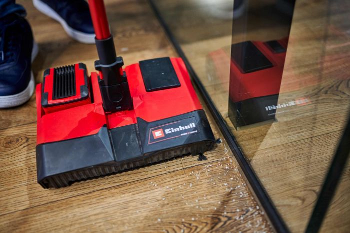 Підмітальний пристрій акумуляторний Einhell TE-FS 18 Li - Solo, PXC, 18В, ширина 250 мм, бак 0.4 л, 2 кг (без АКБ і ЗП)