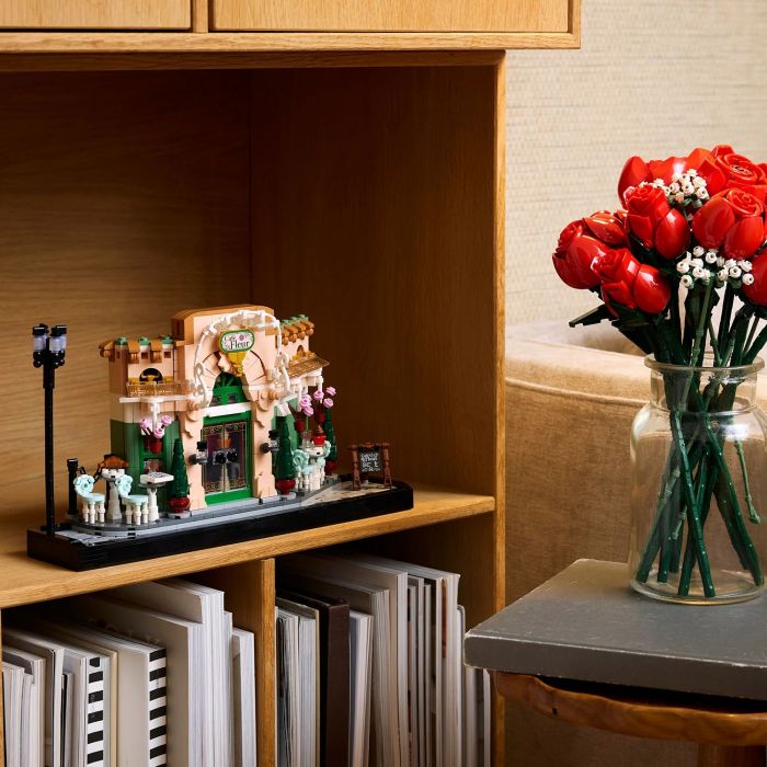 Конструктор LEGO Icons Французька кав'ярня