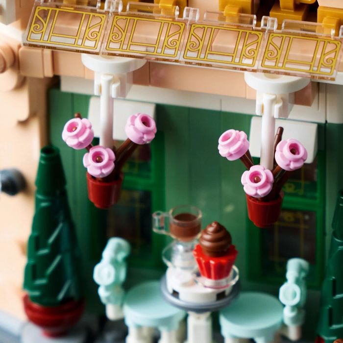Конструктор LEGO Icons Французька кав'ярня