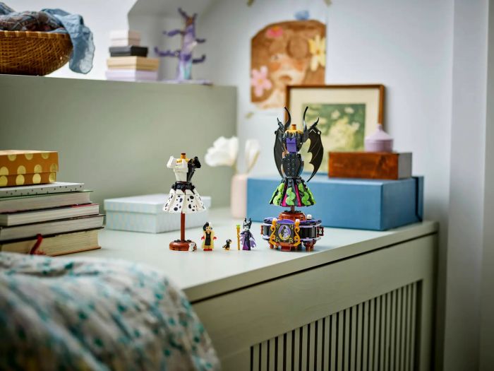 Конструктор LEGO Disney Classic Сукні Малефісенти та Лютелли де Віль