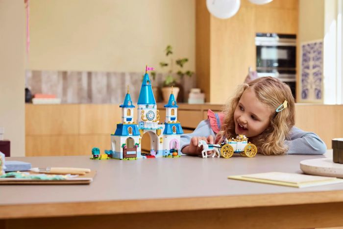 Конструктор LEGO Disney Princess Замок Попелюшки й карета