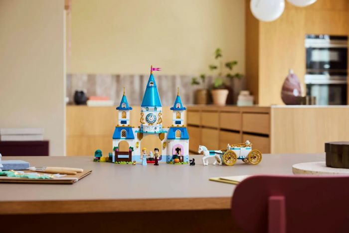 Конструктор LEGO Disney Princess Замок Попелюшки й карета
