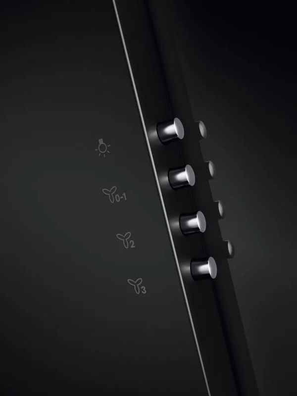 Витяжка Electrolux вертикальна, 60см, 600м куб год., чорний