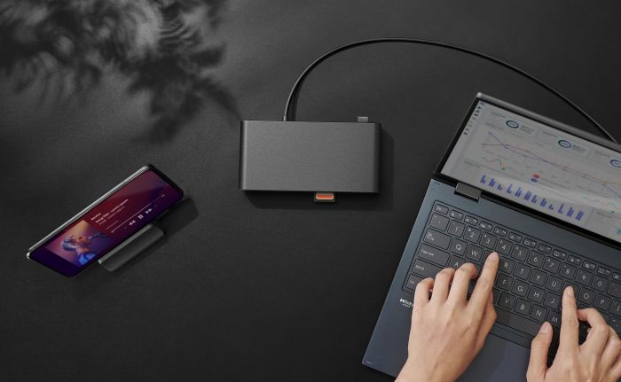 Док-станцiя ASUS DC300 Triple Display USB-C Dock