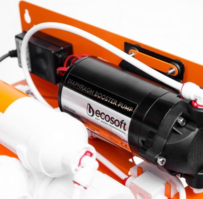 Фільтр зворотного осмосу Ecosoft Absolute з мінералізатором та помпою на станині, мембрана 75gpd DuPont, дренаж 1:1