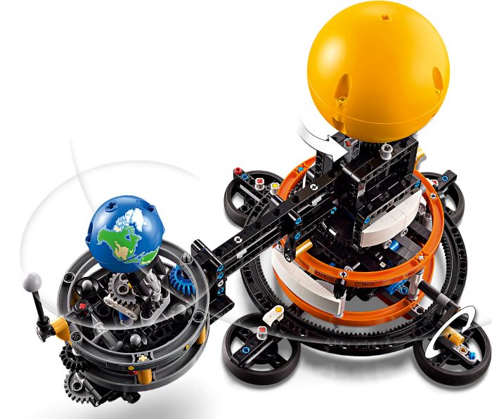 Конструктор LEGO Technic Земля та Місяць на орбіті