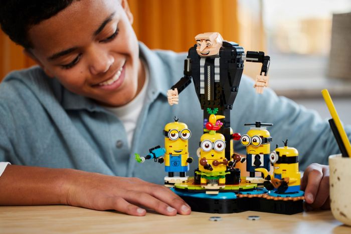 Конструктор LEGO Despicable Me 4 Ґру й посіпаки з кубиків