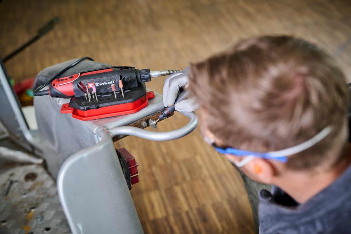 Шліфувально-гравірувальний пристрій Einhell TC-MT 150 E, 150 Вт, 10000-35000 об/хв, гнучкий вал, набір насадок, 0,56 кг