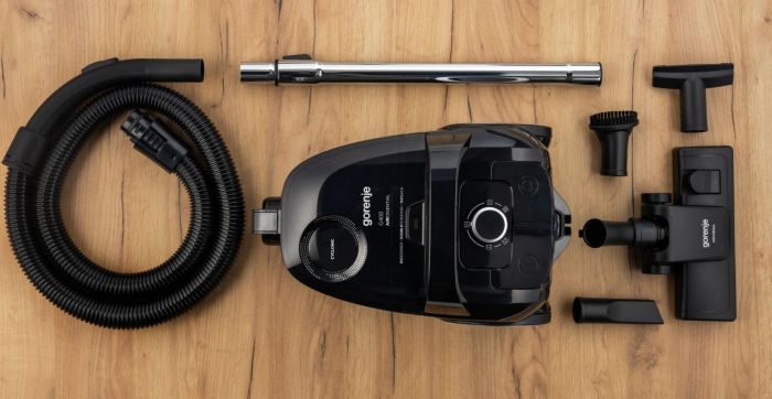 Пилосос Gorenje контейнерний, 800Вт, конт пил -3.3л, HEPA, чорний