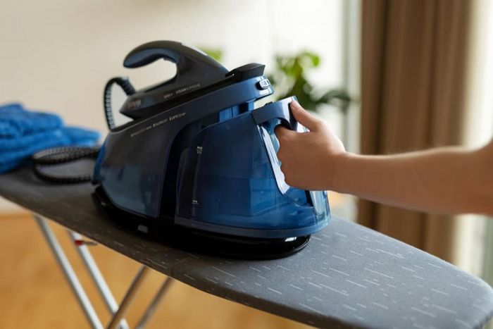 Праска-парогенератор Gorenje, 3000Вт, 1500мл, паровий удар -160гр, дисплей, керам. підошва, синій