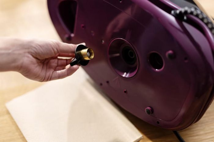 Праска-парогенератор Gorenje, 3000Вт, 1500мл, паровий удар -160гр, дисплей, керам. підошва, чорний