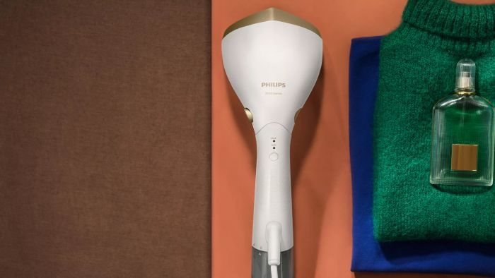 Відпарювач Philips компактний Series 7000, 1500Вт, 100 и 200мл, паровий удар -28гр, рукавичка, чохол, нерж. сталь, білий