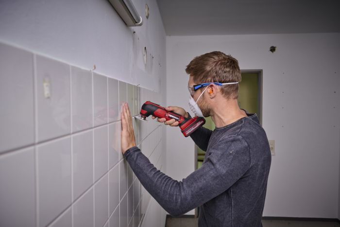 Багатофункціональний інструмент акумуляторний Einhell TE-MG 18/1 Li - Solo, PXC, 18В, набір насадок, 0.83 кг (без АКБ і ЗП)