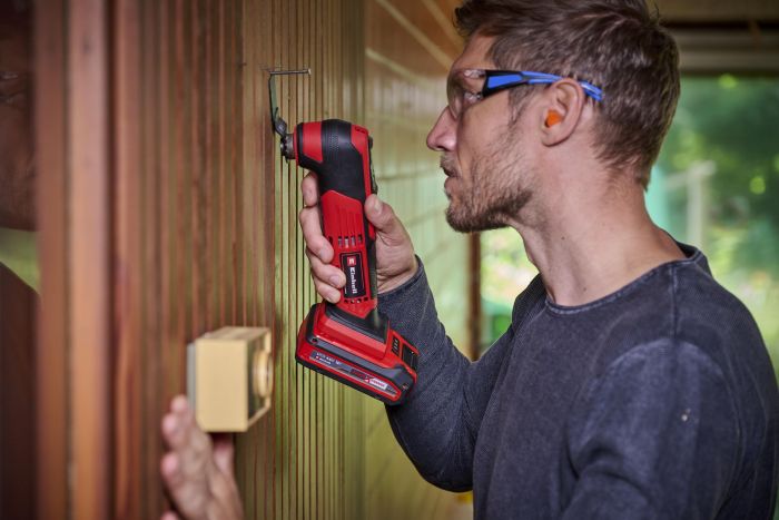 Багатофункціональний інструмент акумуляторний Einhell TE-MG 18/1 Li - Solo, PXC, 18В, набір насадок, 0.83 кг (без АКБ і ЗП)