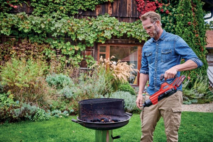 Повітродув універсальний акумуляторний Einhell GE-UB 18/250 Li E 1x4.0Ah, PXC, 18В, акумулятор 4 Аг, 15000 об/хв, 230 км/год, 120 м3/год, 1.78 кг