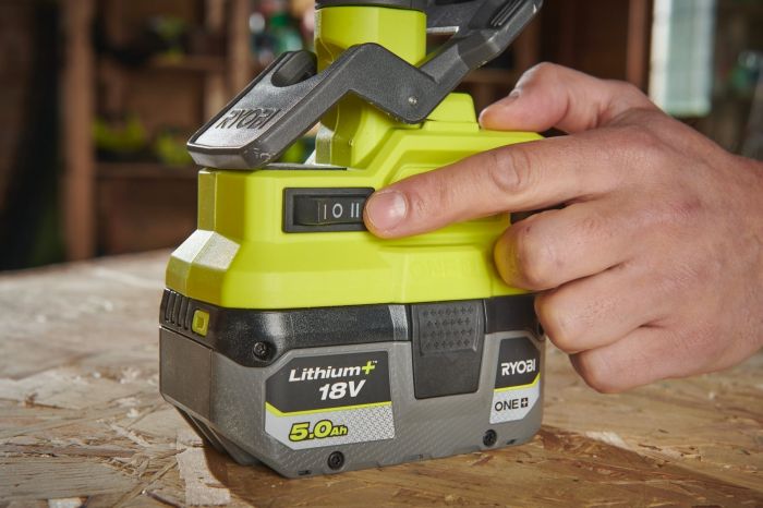 Вентилятор акумуляторний Ryobi ONE+ RCF18-0 18В 3400об·хв 2 швидкості поворотний 0.4кг без АКБ та ЗП