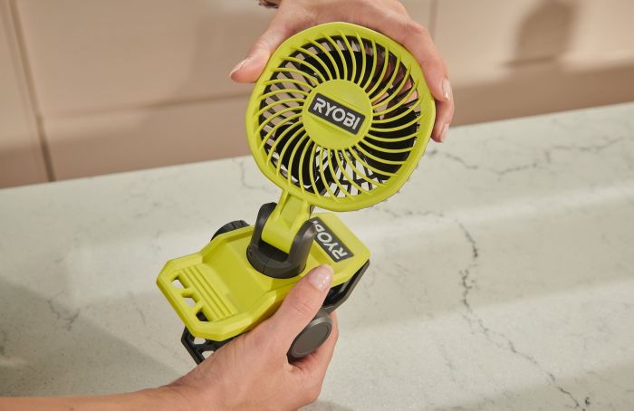 Вентилятор акумуляторний кліпса Ryobi USB Lithium RCF4-0 4В 3800об·хв обертання 325° поворот 180° 2 швидкості 0.29кг без АКБ та ЗП