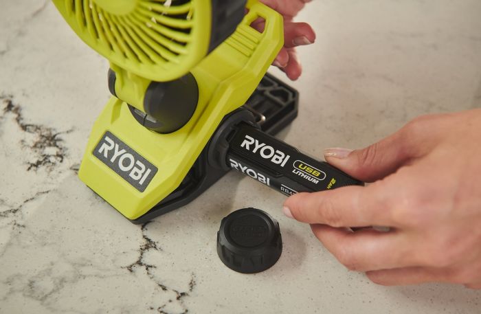 Вентилятор акумуляторний кліпса Ryobi USB Lithium RCF4-0 4В 3800об·хв обертання 325° поворот 180° 2 швидкості 0.29кг без АКБ та ЗП